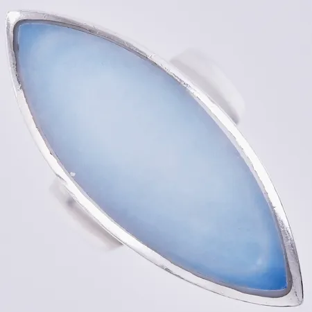 Ring med färgad sten, stl: ca 18¼, bredd: ca 5-40mm, 925/1000 silver  Vikt: 16,4 g