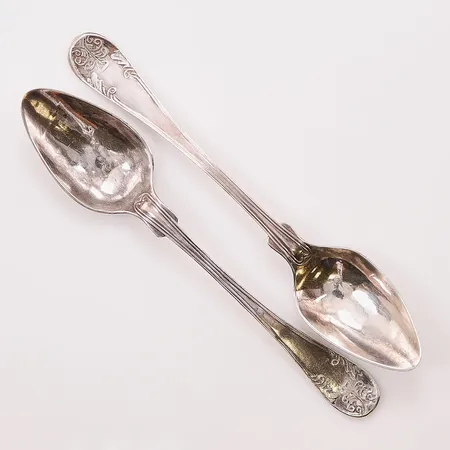 2 Teskedar, 14,5cm, gravyr, 830/1000 Silver 30,4g.