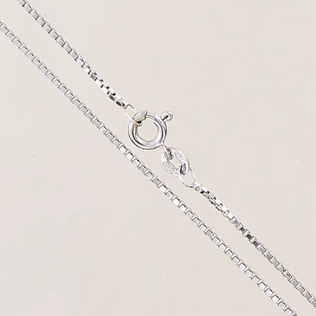 Kedja Venezia, längd 38cm, bredd 1mm, vitguld 18K Vikt: 3,7 g