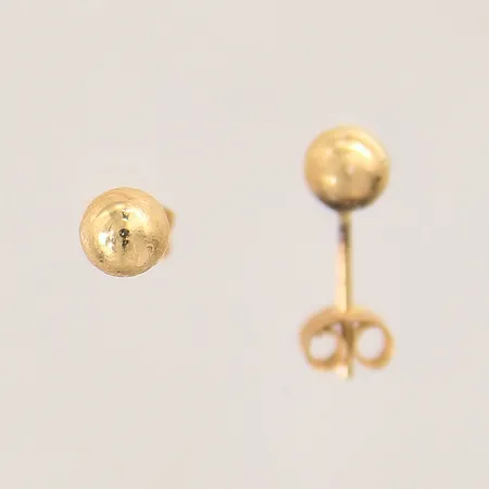 Ett par örhängen kulor, Ø4,9mm, 18K  Vikt: 0,6 g