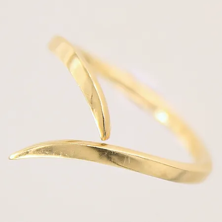 Ring, stl 18, bredd 2mm, Heribert Engelbert AB, originaletui, ytliga bruksrepor, 18K  Vikt: 3,7 g
