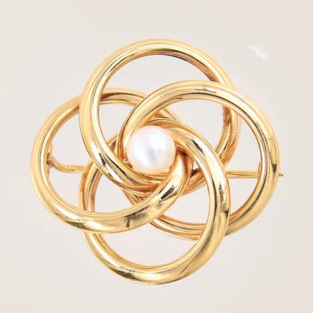 Brosch med odlad pärla Ø4,8mm, 24,5x24,8mm, ostämplad, 18K Vikt: 3,8 g