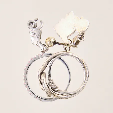 Silversmycken, udda, stenar, skeva/buckliga, av/defekt, silver 900-925/1000 Vikt: 6,2 g