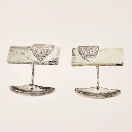 Ett par manschettknappar, 20x22mm, oxiderade, repiga, silver 830/1000 Vikt: 11,9 g
