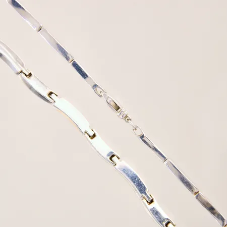 Collier, längd 43,5cm, bredd 4,5mm, repigt, GHA, silver 925/1000 Vikt: 53,9 g