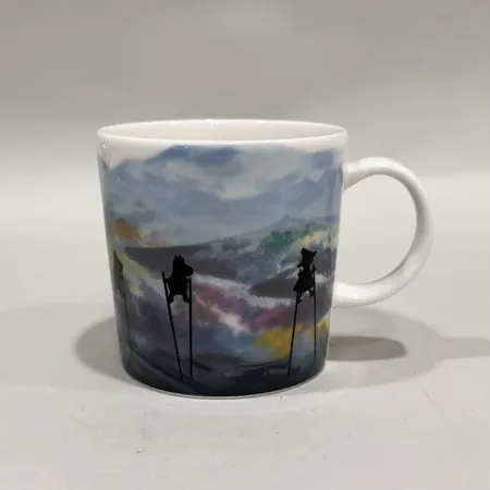 Muminmugg, Snusmumriken och eldanden, Moomin Valley by Arabia, höjd 8cm, rymmer 0,3L Skickas med paket.