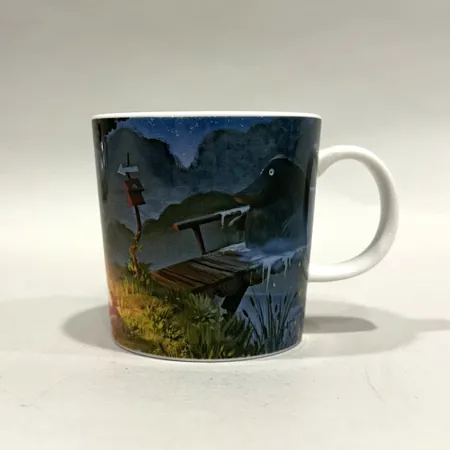 Muminmugg, Night of the Groke, Moomin Valley by Arabia, höjd 8cm, rymmer 0,3L, etikettmärkt Skickas med paket.