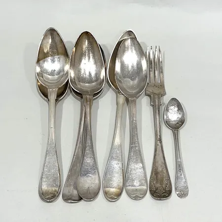 Diverse silverbestick, gravyr, skeva, repiga, silver 830/1000 Vikt: 427 g