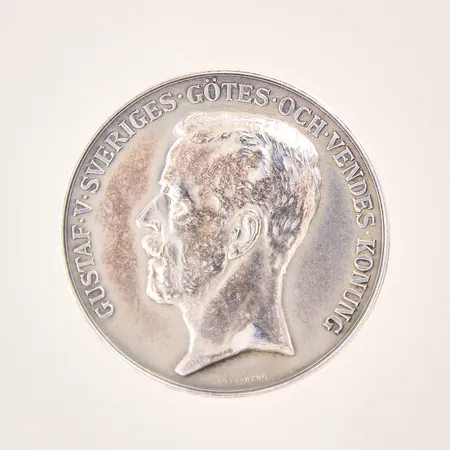 Medalj, Gustaf V Sveriges Götes och Vendes konung, För hästafvelns främjande, prisbelöning, Ø43,5mm, silver 925/1000 Vikt: 32,4 g