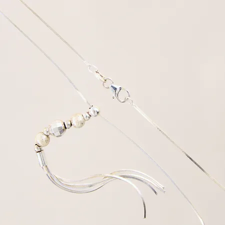 Collier med integrerat hänge, längd 42cm, bredd 0,7-80mm, GHA, silver 925/1000  Vikt: 4,8 g