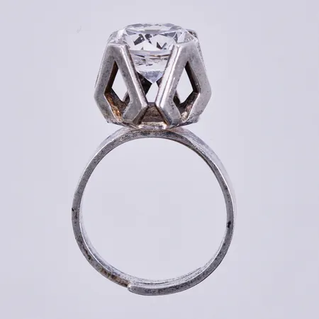 Ring med vit sten, stl: 16, Den Danske Ella Hansen 1974, silver Vikt: 5 g