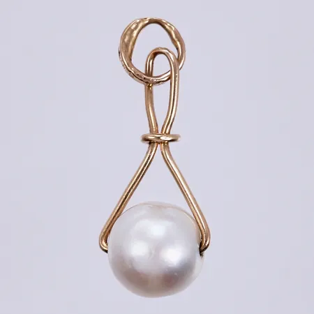 Hänge med odlad pärla, Ø 6mm, längd ca 17mm,18K Vikt: 0,6 g