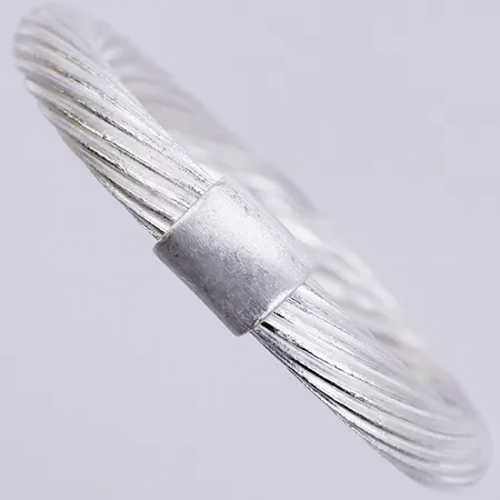Ring Jane Koenig, stl: 16 ¾, bredd ca 3mm, 925/1000 silver Vikt: 3,5 g
