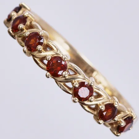 Ring med stenar, stl: 19 ½, bredd ca 3-4mm, 14K Vikt: 1,8 g