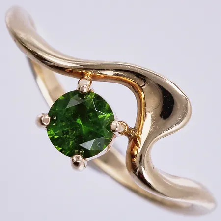 Ring 19 ¾, bredd ca 1-10mm, 14K Vikt: 3,2 g