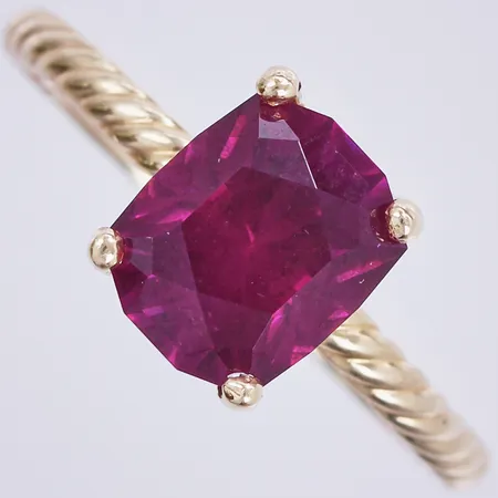 Ring med granat, stl: 18, 1-9mm, 14K Vikt: 3,3 g