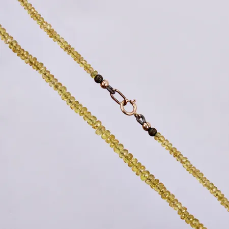 Collier med stenar längd ca 40cm, bredd ca 2-4mm, lås 14K Vikt: 0 g