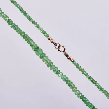 Collier med stenar längd ca 40,5cm, bredd ca 2-5mm, lås 14K Vikt: 0 g