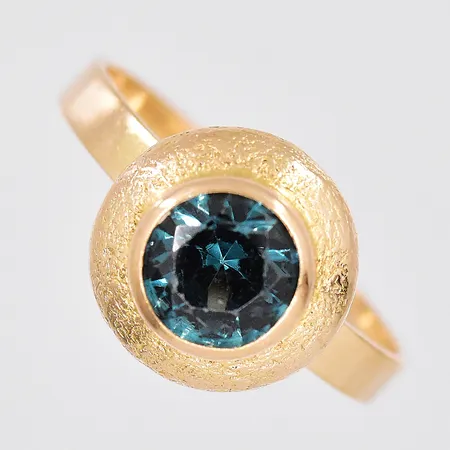Ring, stl 17¼, Ø 11mm, blågrön sten, 14K  Vikt: 2,3 g