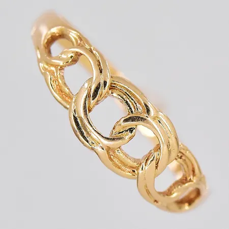 Ring Bismarck, stl 18, bredd ovandel 6,2mm, 18K Vikt: 2,3 g