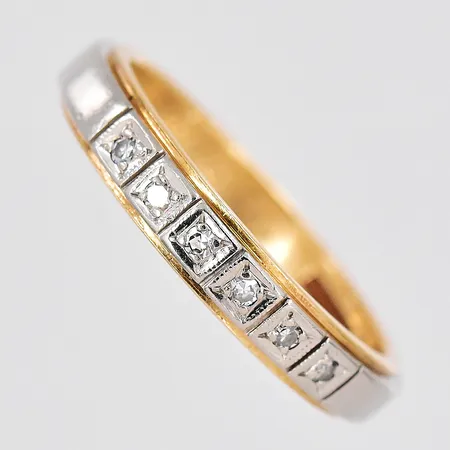 Ring, diamanter ca 6x0,005ct, stl 17, bredd 3,5mm, personlig gravyr, tvåfärgad, 18K Vikt: 4,5 g