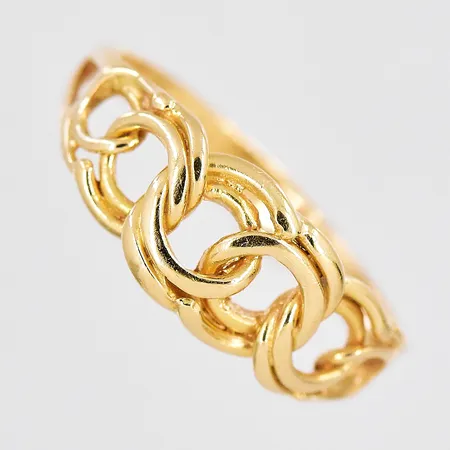 Ring Bismarck, stl 17¼, ovandel bredd 7,3mm, 18K Vikt: 2,4 g