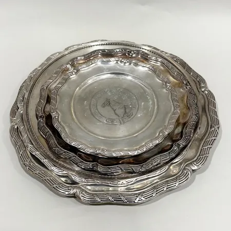 Silverfat 7st med dekor, gravyr, repiga, fläckiga, silver 830/1000 Vikt: 1923,3 g