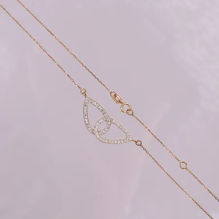 Collier med vita kristaller, ca 42-45cm, bredd 0,5-10mm, GHA, 18K  Vikt: 1,7 g