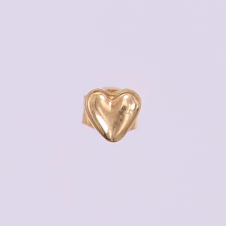 Udda örhänge hjärta, ca 4,5x4,5mm. 18K Vikt: 0,3 g