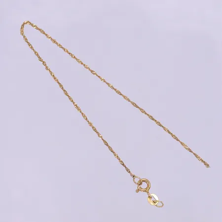 Armband Singapore, ca 18,5cm, bredd 1mm, defekt, av på mitten. 14K  Vikt: 0,7 g
