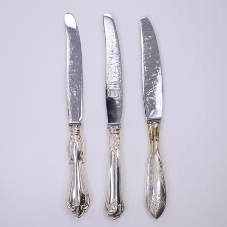 Tre knivar, längd 21,5-2cm, silver 830/1000 bruttovikt: 228,5g Vikt: 228,5 g