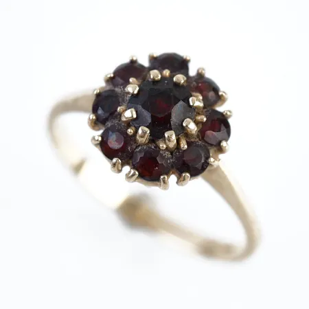 Ring m granater, stl 19(59), Ø11mm, 14k Vikt: 3 g