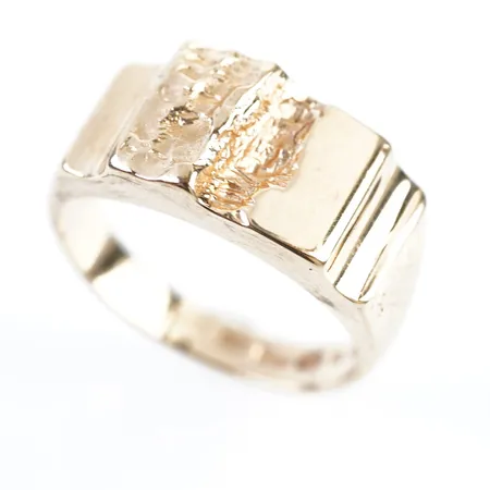 Ring, stl 17½(54), bredd 10mm, 18k Vikt: 6,3 g