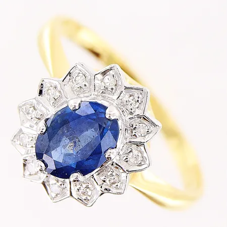 Ring, safir, diamanter 12 x ca 0,005ct, stl 17¾, bredd 1,5-12,5mm, 18K Vikt: 3,2 g