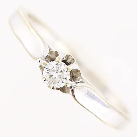 Ring, diamant ca 0,08ct, stl 16½, bredd 1-4mm, vitguld, 14K Vikt: 1,9 g