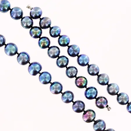 Odlat pärlcollier med dobbar i vitmetall, 44cm, Ø9,5mm Vikt: 56,5 g