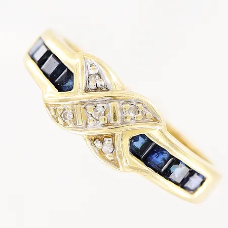 Ring, safirer, diamanter 5 x ca 0,005ct, stl 16, bredd 2-6mm, GHA, 18K Vikt: 2,4 g