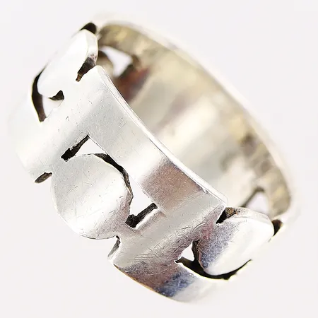 Ring stl 18¾, bredd 9mm, silver 925/1000. Vikt: 6,4 g