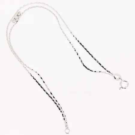 Armband 19cm, bredd 2mm, vita stenar, svensk importstämpel, silver 835/1000. Vikt: 2,9 g