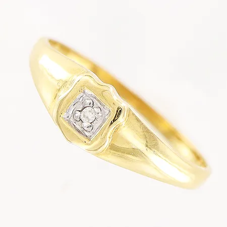 Barnring, diamant ca 0,005ct, stl 13, bredd 1-4mm, 18K Vikt: 0,7 g
