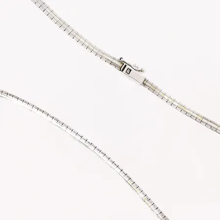 Collier 42cm, bredd 3mm, silver 835/1000 Vikt: 14,2 g