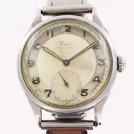 Herrur Tissot, antimagnetique, stål, Ø35mm, liten sekundvisare, defekter på boett, anfrätt urtavla, repigt glas, flexlänk, inga tillbehör.