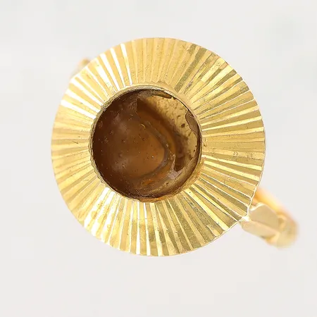 Ring, stl 16¾, skev skena, sten saknas, 18K Vikt: 1,4 g