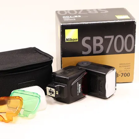 Blixt Nikon Speedlight SB-700, manual, fodral, kartong
