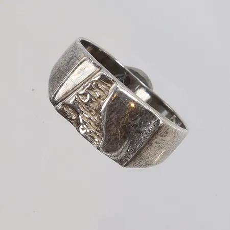 Klackring mönstrad stl 18½ bredd 3-9mm, silver 925/1000 Vikt: 4,1 g