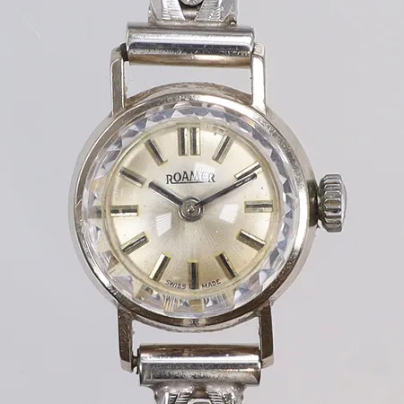Damur Roamer Ø16mm 18K vitguld, boett nr 468.8690 manuell uppdragning längd 18cm, helguld, bruttovikt 25,3g