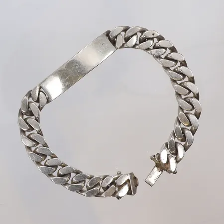 Armband pansar med bricka, 21,5cm, bredd 11mm, låsåttor saknas, defekt lås, silver 830/10000 Vikt: 78,8 g
