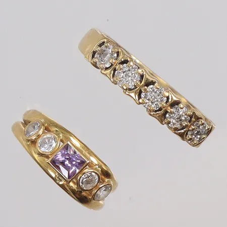 2st Ringar med diamanter totalt ca 0,20ct samt ring med grayr, med stenar, skev 18K Vikt: 5,3 g