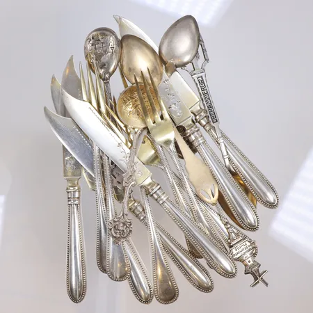 Diverse silverbestick delvis med emalj silver 800/1000 Vikt: 448,9 g