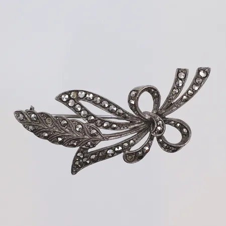 Brosch med markasiter (några saknas) 22x50mm silver 835/1000 Vikt: 8,3 g